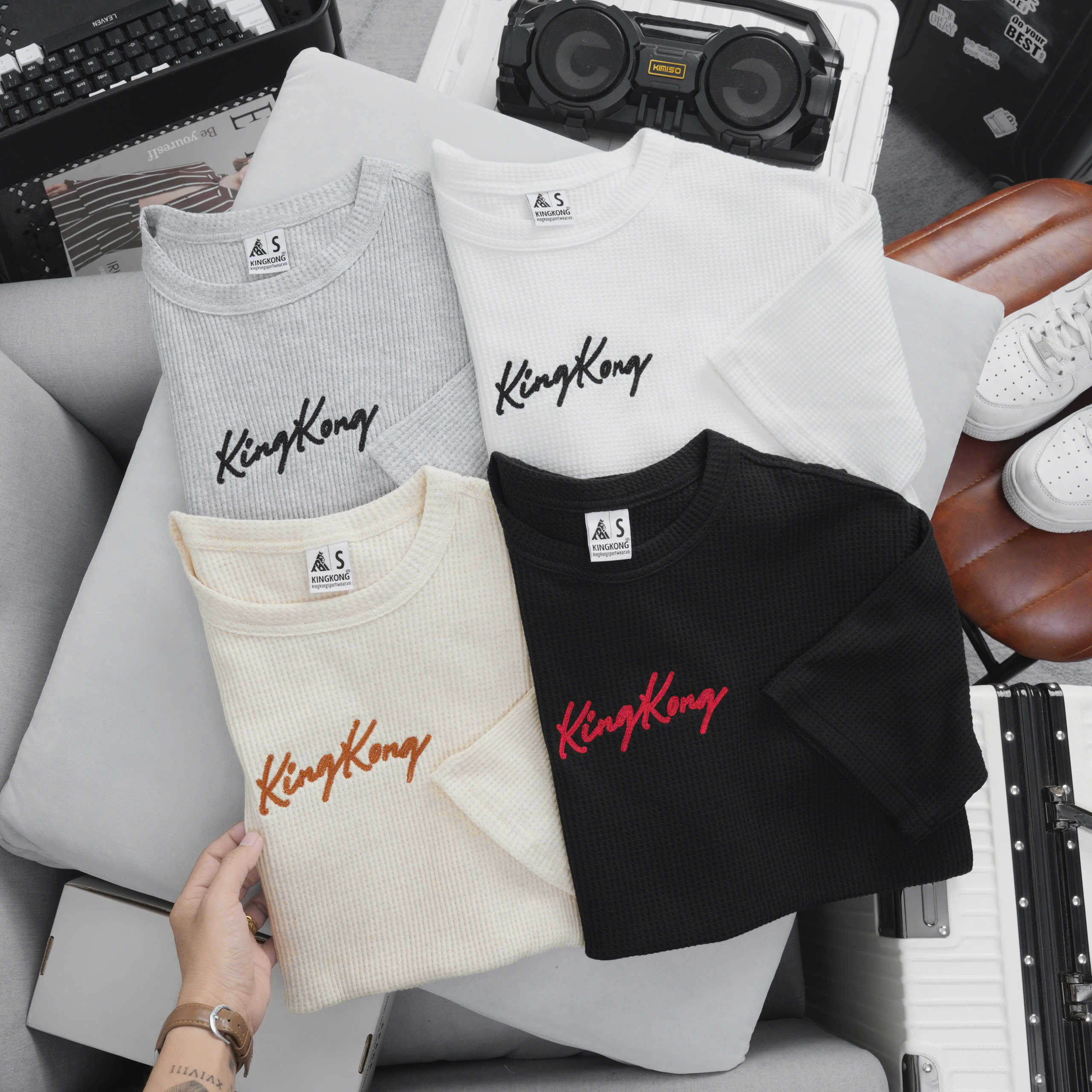 Oversize Honeycomb T-shirt with KingKong Letter Print