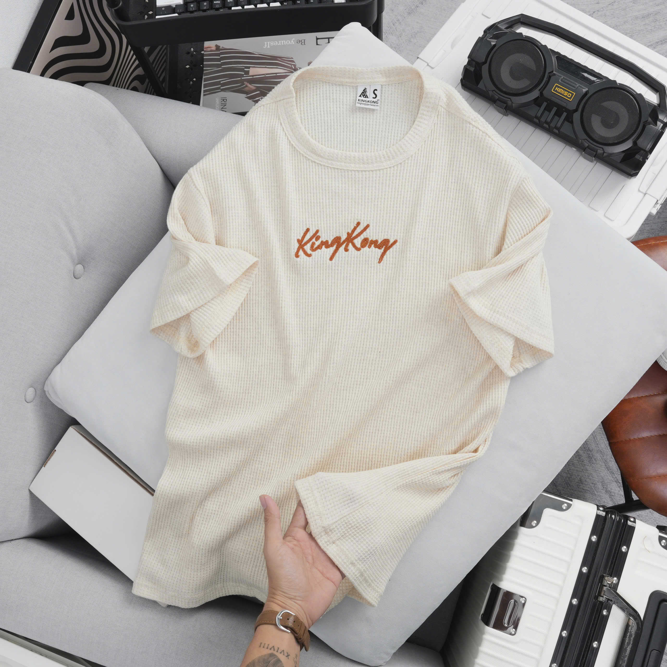 Oversize Honeycomb T-shirt with KingKong Letter Print